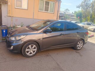 2013 Hyundai Solaris I, серый, 500000 рублей, вид 4