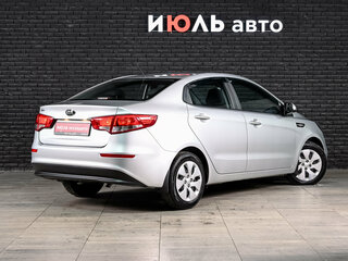 2015 Kia Rio III Рестайлинг, серебристый, 1250000 рублей, вид 4