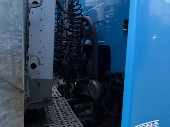 2011 Volvo FH, синий, 5300000 рублей - вид 10