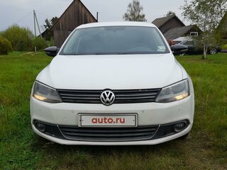 2013 Volkswagen Jetta VI, белый, 840000 рублей, вид 1