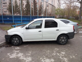 2011 Renault Logan I Рестайлинг, белый, 350000 рублей, вид 1