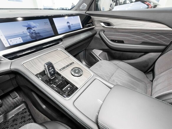 2026 Geely Monjaro I Рестайлинг, белый - вид 13