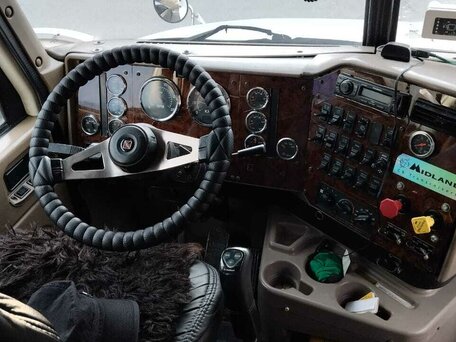 2004 International 9000 Series, белый, 1800000 рублей, вид 4