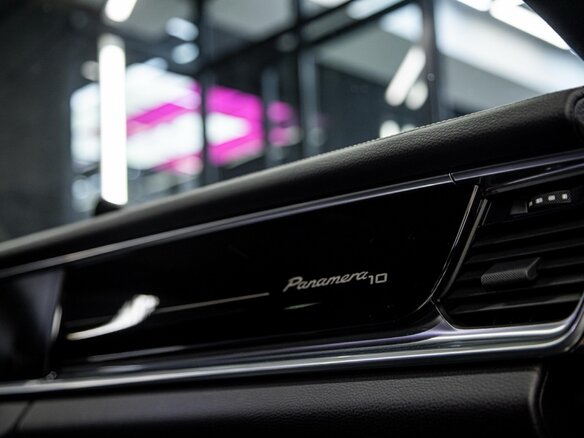 2020 Porsche Panamera 4 II, чёрный, 8100000 рублей - вид 12