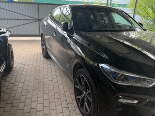 2020 BMW X6 40i III (G06), чёрный, 7500000 рублей, вид 1