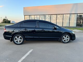 2008 Honda Civic VIII, чёрный, 680000 рублей, вид 3