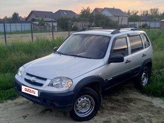 2013 Chevrolet Niva I Рестайлинг, серебристый, 547000 рублей, вид 1