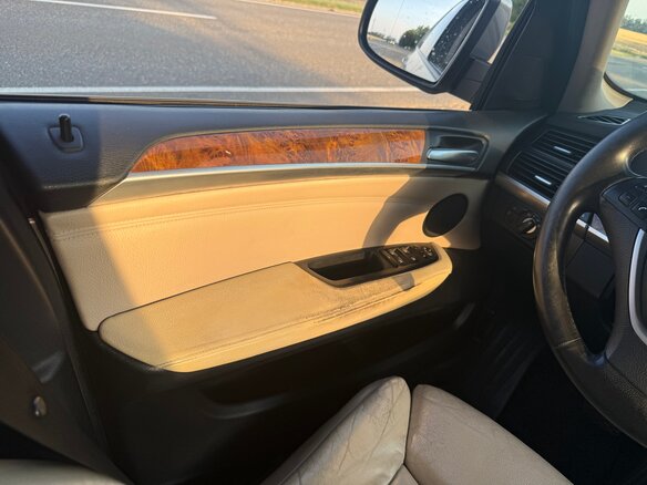 2011 BMW X5 35i II (E70) Рестайлинг, бежевый, 1650000 рублей - вид 5