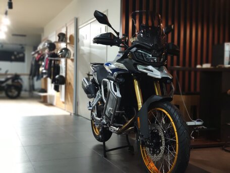 2026 Voge 900DSX, серебристый, 1033000 рублей, вид 4