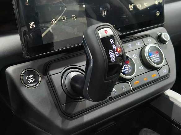 2026 Land Rover Defender 110 II, чёрный - вид 13