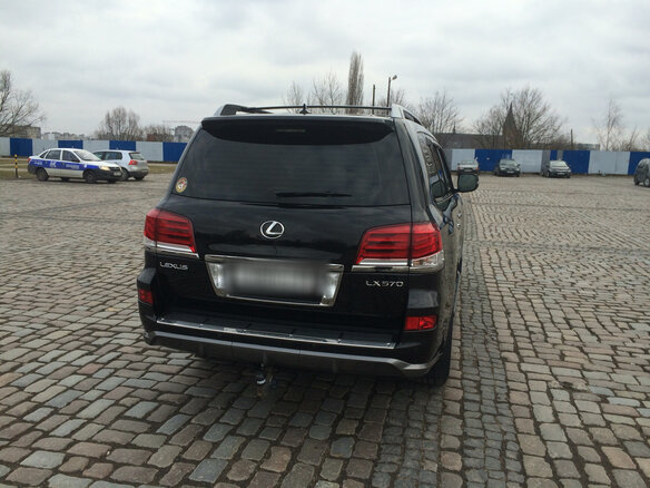 2013 Lexus LX 570 III Рестайлинг, чёрный - вид 3