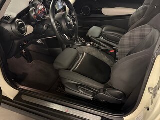 2014 Mini Hatch Cooper S III (F55/F56), белый, 2000000 рублей, вид 5