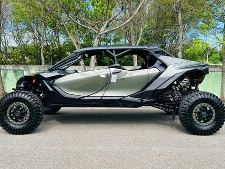 2026 BRP Can-Am Maverick R MAX X RC, зелёный, 6750000 рублей, вид 3