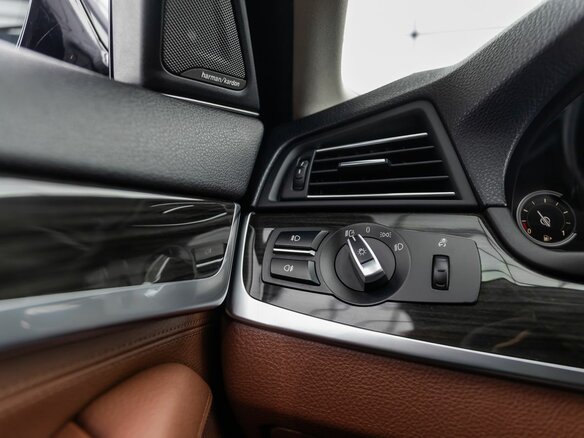 2016 BMW 5 серии 530d xDrive VI (F10/F11/F07) Рестайлинг, чёрный - вид 13