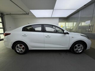 2018 Kia Rio IV, белый, 1109000 рублей, вид 4