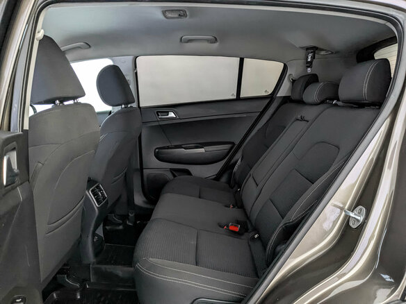 2018 Kia Sportage IV, коричневый, 1790000 рублей - вид 17
