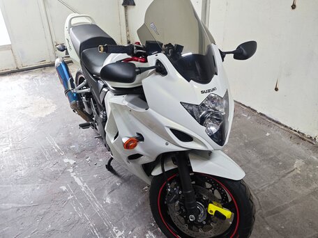 2011 Suzuki GSX 1250 FA, белый, 650000 рублей, вид 1