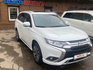 2022 Mitsubishi Outlander III Рестайлинг 3, белый, 2250000 рублей, вид 2