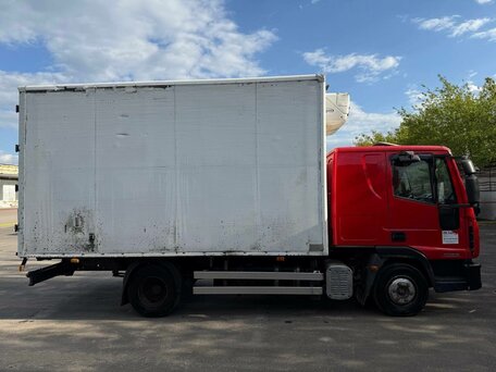 2013 Iveco EuroCargo, красный, 3100000 рублей, вид 4