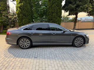 2022 Audi A8 Long 60 TFSI e IV (D5) Рестайлинг, серый, 11200000 рублей, вид 2