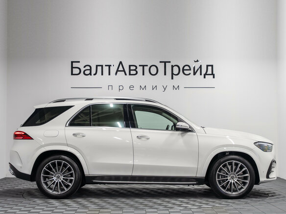 2025 Mercedes-Benz GLE 450 II (V167) Рестайлинг, белый - вид 5