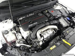 2025 Mercedes-Benz GLB AMG 35 AMG I (X247) Рестайлинг, белый, 6544381 рублей, вид 4