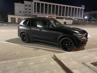 2019 BMW X5 30d IV (G05/G18), чёрный, 5350000 рублей, вид 4