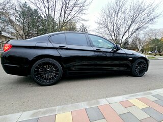 2011 BMW 5 серии 530d xDrive VI (F10/F11/F07), чёрный, 1800000 рублей, вид 5