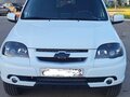 2020 Chevrolet Niva I Рестайлинг, белый, 850000 рублей - вид 2
