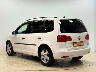 2013 Volkswagen Touran I Рестайлинг 2, белый, 999000 рублей, вид 5