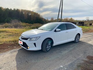 2016 Toyota Camry VII (XV50) Рестайлинг, белый, 1920000 рублей, вид 1