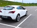 2014 Opel Astra GTC J Рестайлинг, белый, 1700000 рублей - вид 2