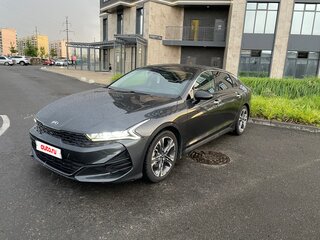2021 Kia K5 III, серый, 2700000 рублей, вид 2