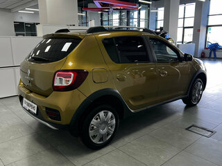 2017 Renault Sandero Stepway II, зелёный, 940000 рублей, вид 4