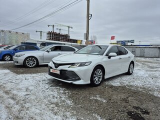 2018 Toyota Camry VIII (XV70), белый, 2450000 рублей, вид 2