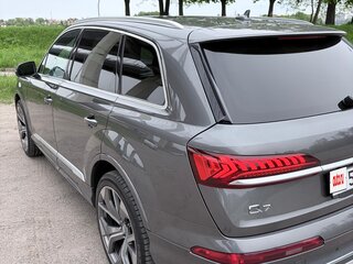 2020 Audi Q7 55 TFSI II (4M) Рестайлинг, серый, 5300000 рублей, вид 4