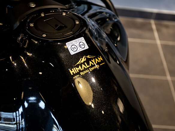 2025 Royal Enfield Himalayan, чёрный, 615000 рублей - вид 12
