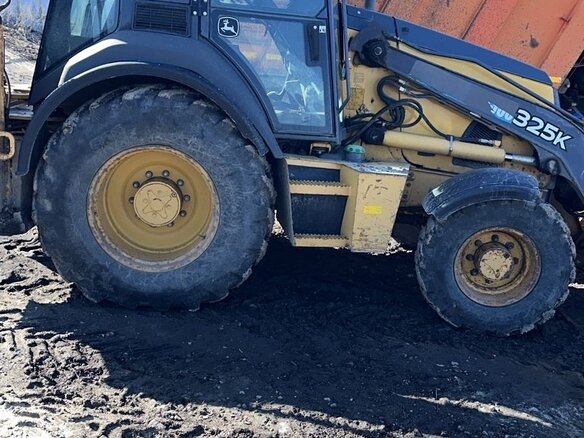 2012 John Deere 325K, 5600000 рублей - вид 3