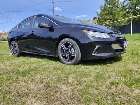 2016 Chevrolet Volt II, чёрный, 1670000 рублей, вид 3