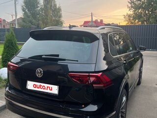 2020 Volkswagen Tiguan II, чёрный, 3100000 рублей, вид 2