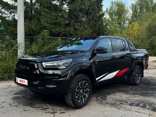 2023 Toyota Hilux VIII Рестайлинг 2, чёрный, 6650000 рублей, вид 4