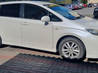 2009 Toyota Wish II, белый, 1480000 рублей, вид 2