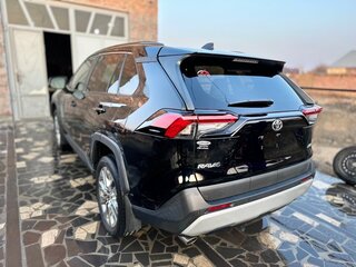2019 Toyota RAV4 V (XA50), чёрный, 3100000 рублей, вид 4