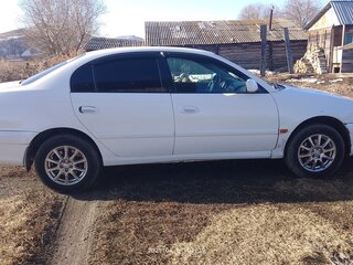 2001 Toyota Avensis I Рестайлинг, белый, 450000 рублей, вид 4