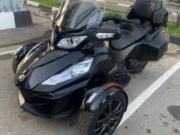 2016 BRP Can-Am Spyder, чёрный, 2150000 рублей - вид 1