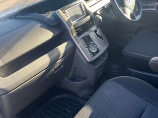 2008 Toyota Voxy II (R70), белый, 1599000 рублей, вид 4