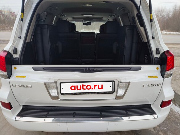 2015 Lexus LX 570 III Рестайлинг, белый, 5400000 рублей - вид 7