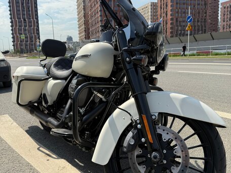 2019 Harley-Davidson Road King, белый, 2790000 рублей, вид 3