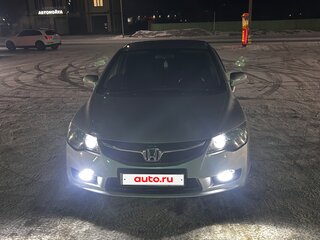 2009 Honda Civic VIII Рестайлинг, серебристый, 950000 рублей, вид 3