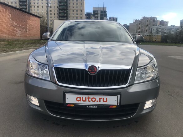 2010 Skoda Octavia Czech market II (A5) Рестайлинг, серый, 1100000 рублей - вид 1